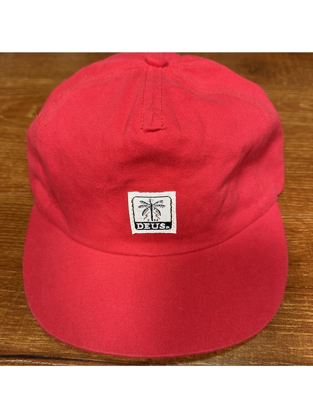 Deus Ex Machina Hat Mens One Size Red Elastic Band 6 Panel Cap Retro Classic Alt